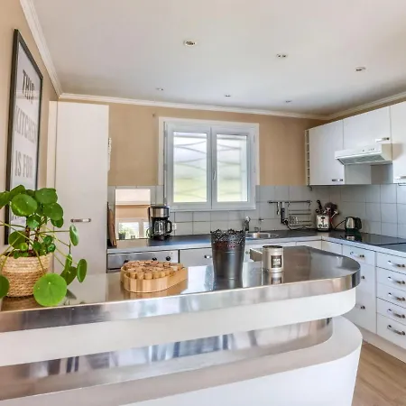 Apartamento Le Val Riant By Interhome Cannes